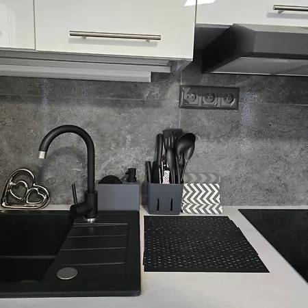 아파트 Yasmin Drienica